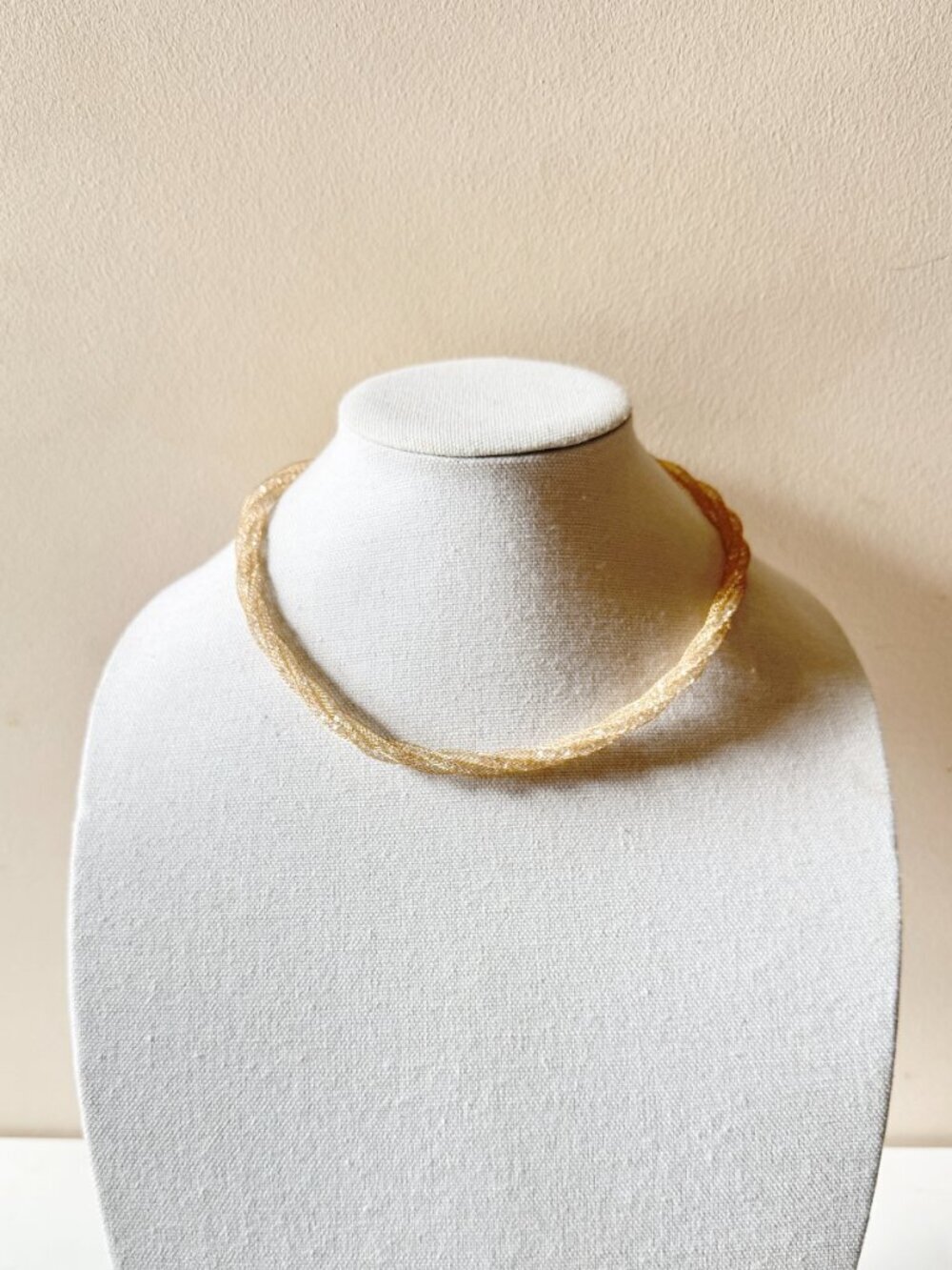 Vintage Unbranded Gold Tone Mesh Clear Beaded Collar Necklace